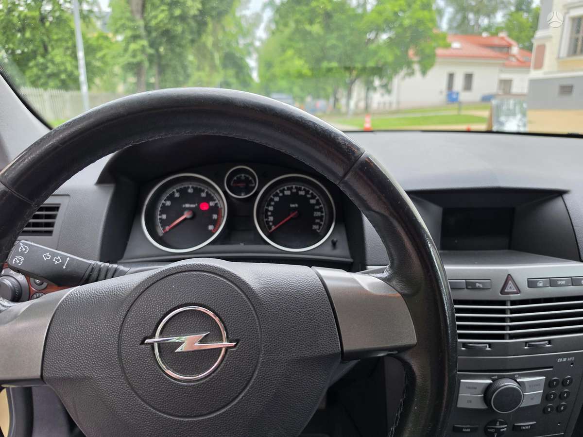 Opel Astra, 1.8 l., hatchback