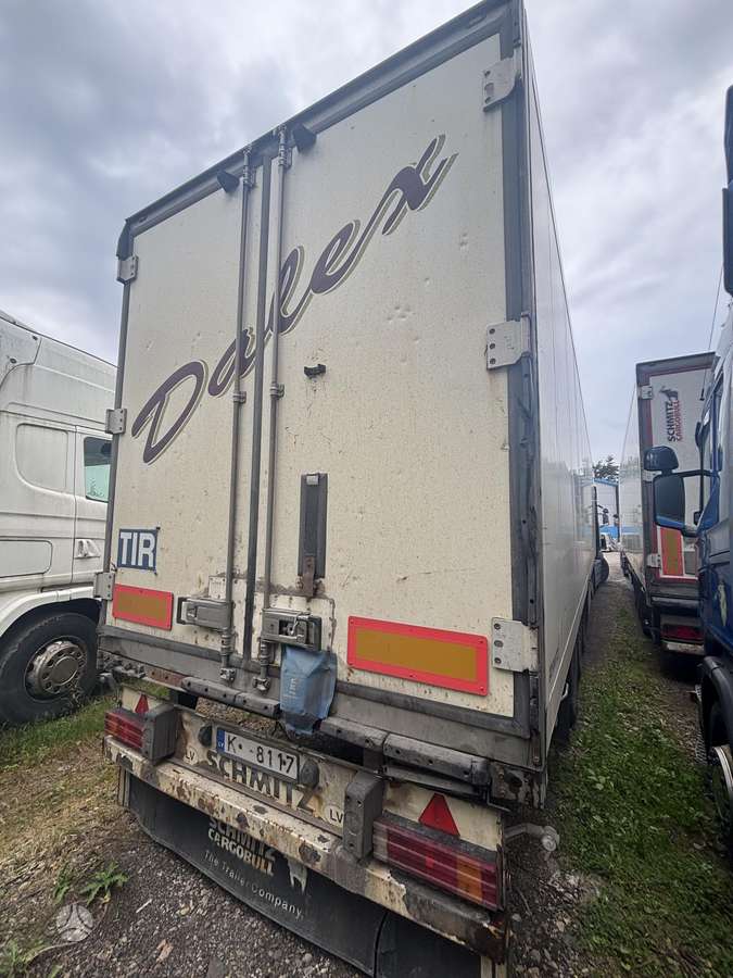 Schmitz SKO24, refrigerated