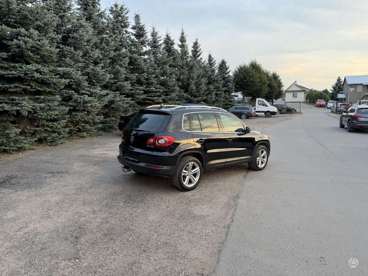 Volkswagen Tiguan - 8