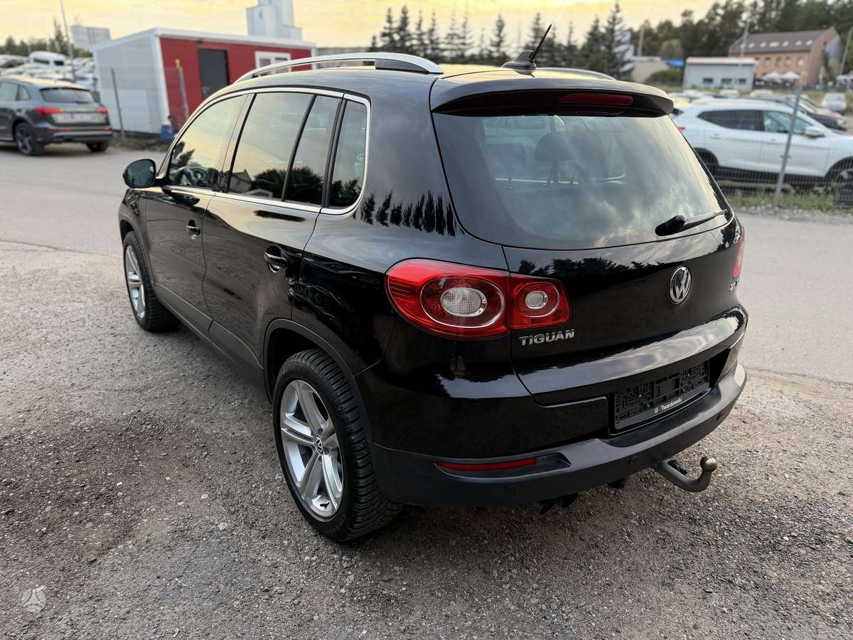 Volkswagen Tiguan - 9