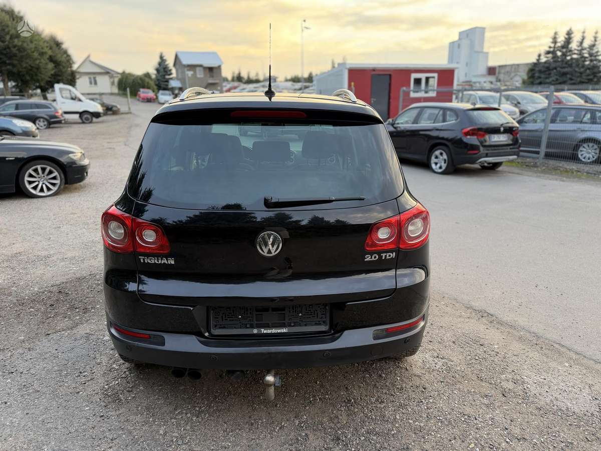 Volkswagen Tiguan - 11