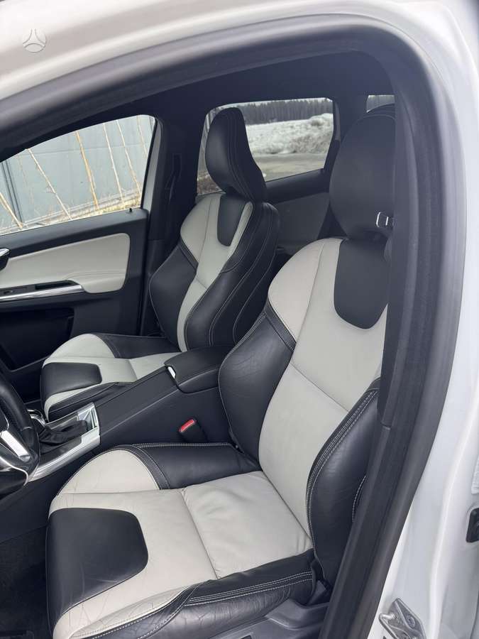 Volvo XC60 - 12