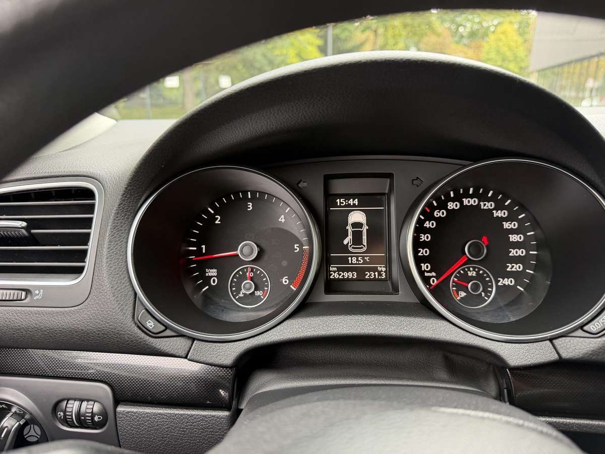 Volkswagen Golf - 12