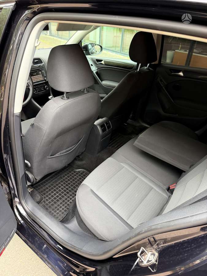 Volkswagen Golf - 8