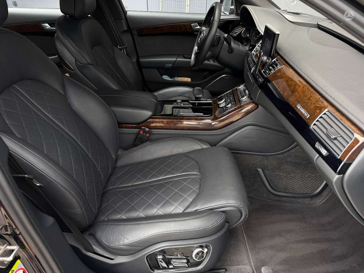 Audi A8, 3.0 l., Седан