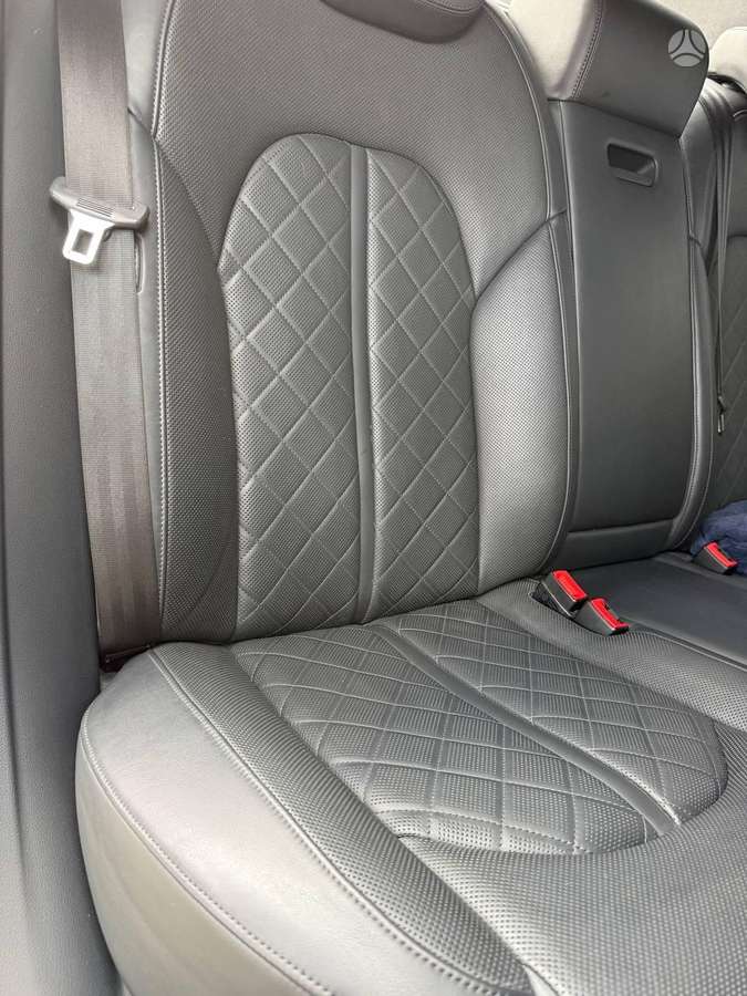 Audi A8, 3.0 l., Седан