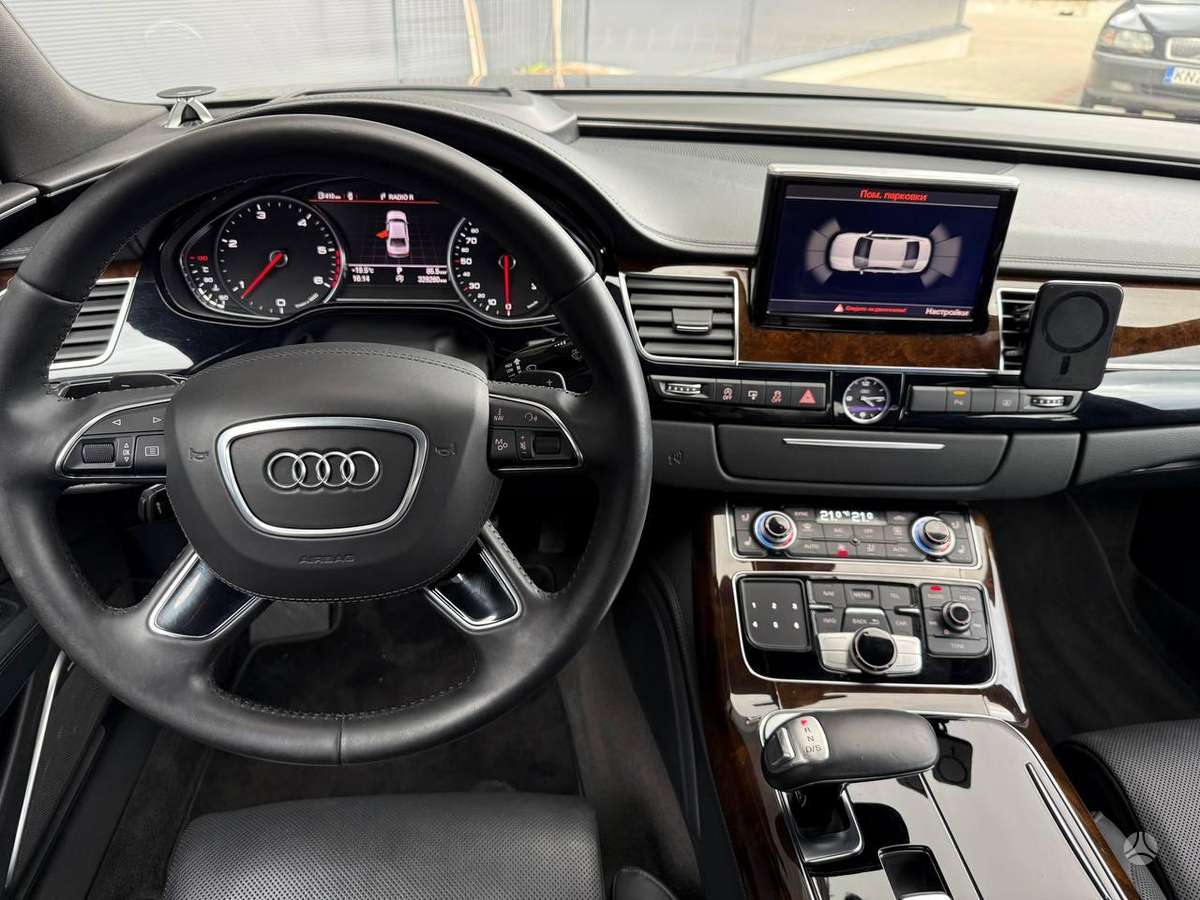 Audi A8, 3.0 l., Седан