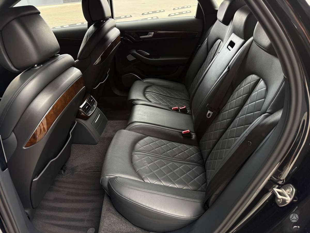 Audi A8, 3.0 l., Седан