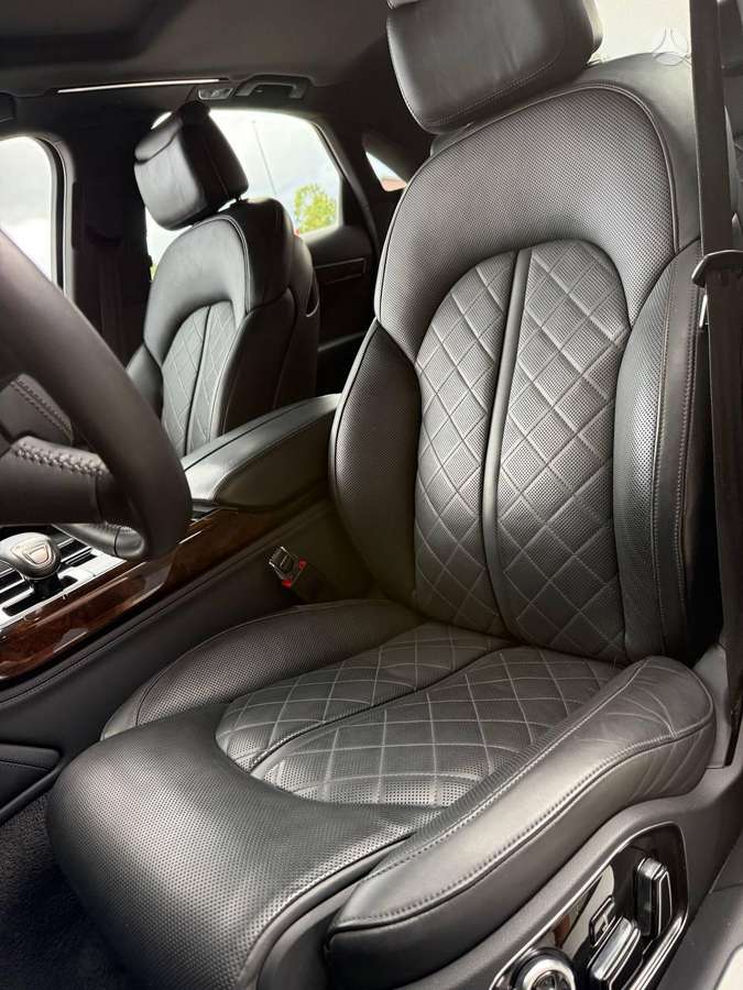 Audi A8, 3.0 l., Седан