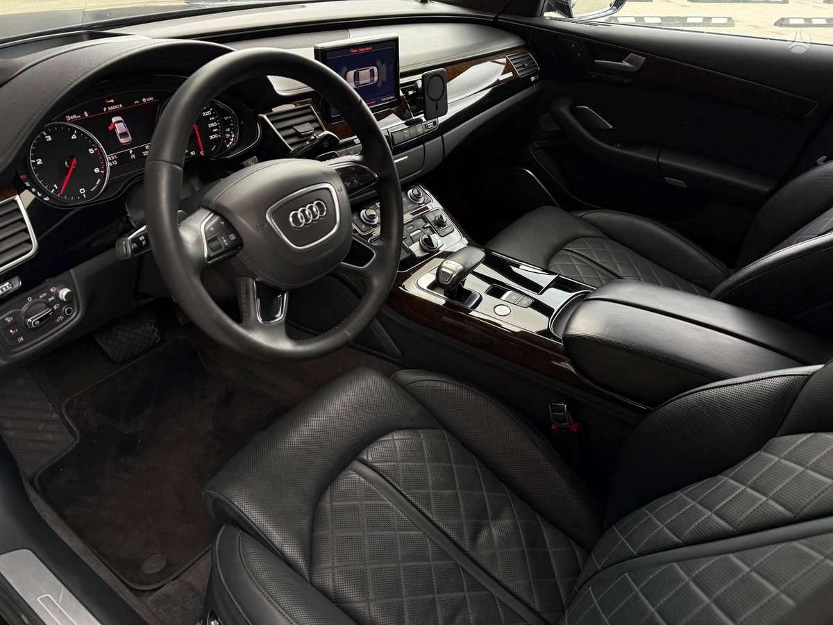 Audi A8, 3.0 l., Седан