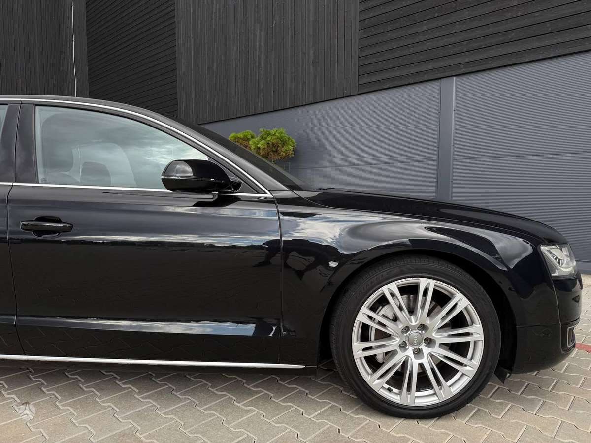 Audi A8, 3.0 l., Седан