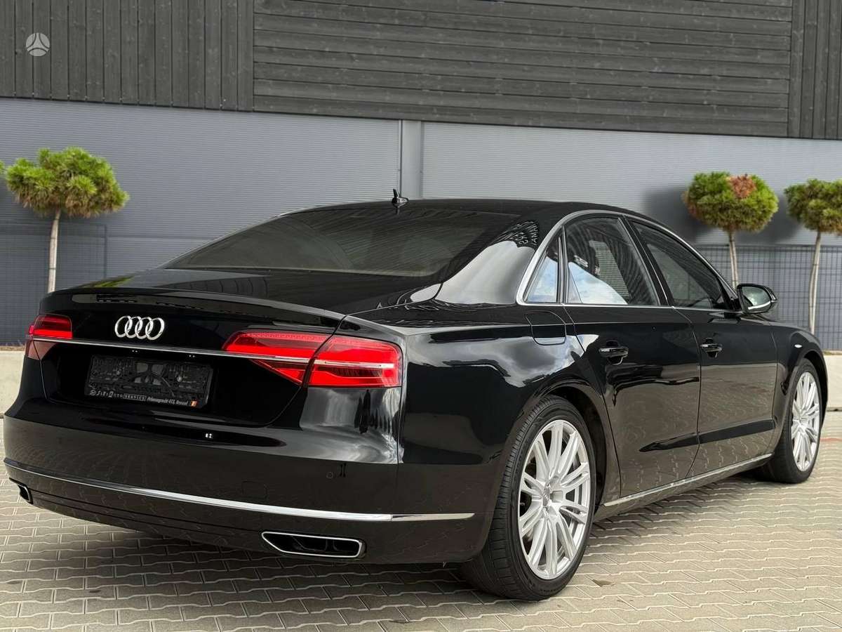 Audi A8, 3.0 l., Седан