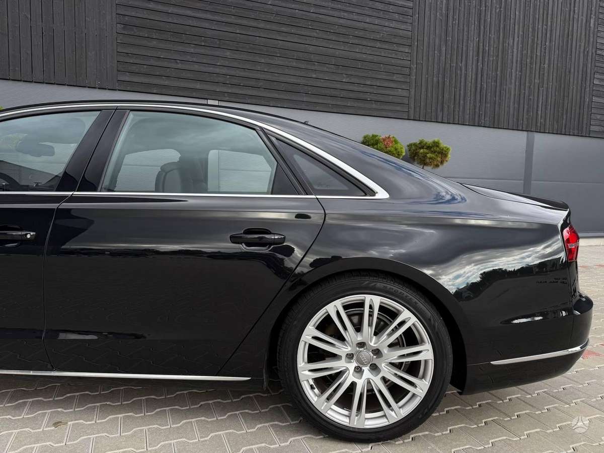 Audi A8, 3.0 l., Седан