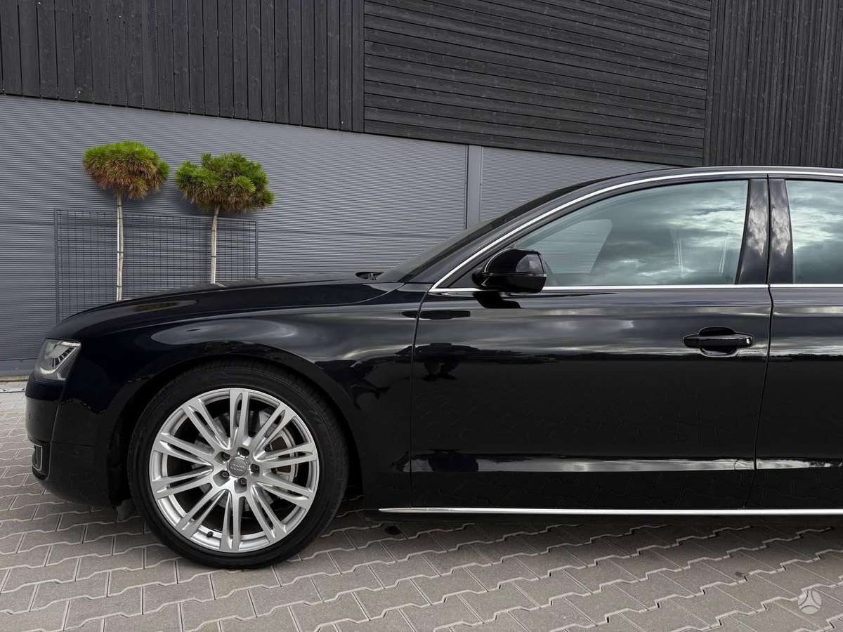 Audi A8, 3.0 l., Седан
