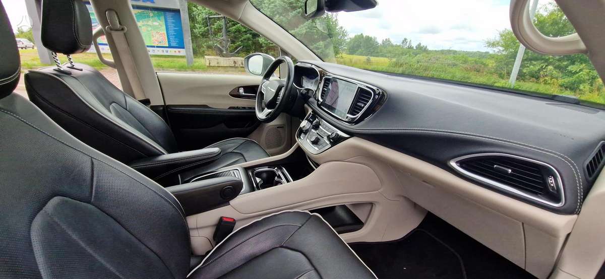 Chrysler Pacifica, 3.6 l., Минивэн