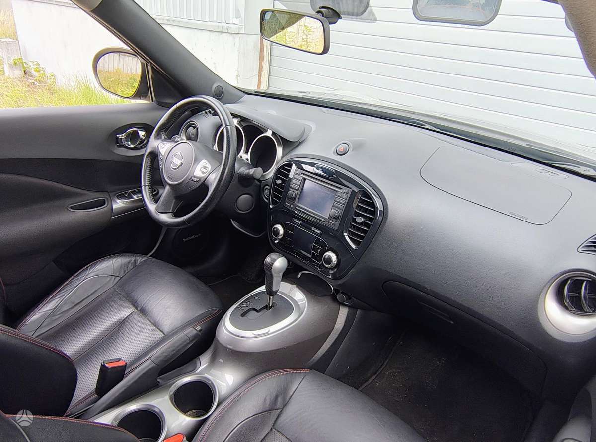 Nissan Juke, 1.6 l., Хэтчбек
