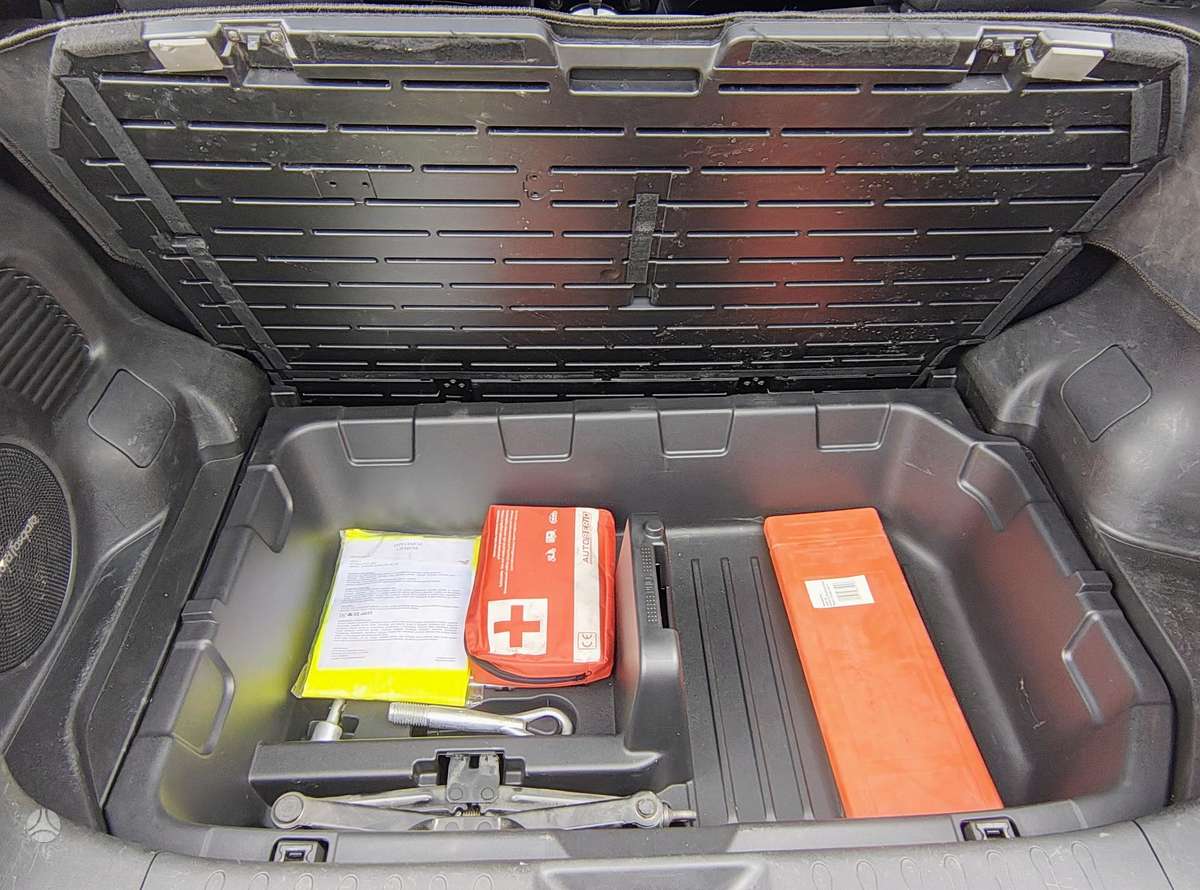 Nissan Juke, 1.6 l., Хэтчбек