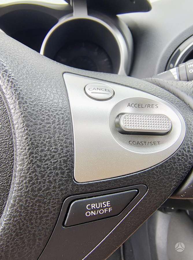 Nissan Juke, 1.6 l., Хэтчбек