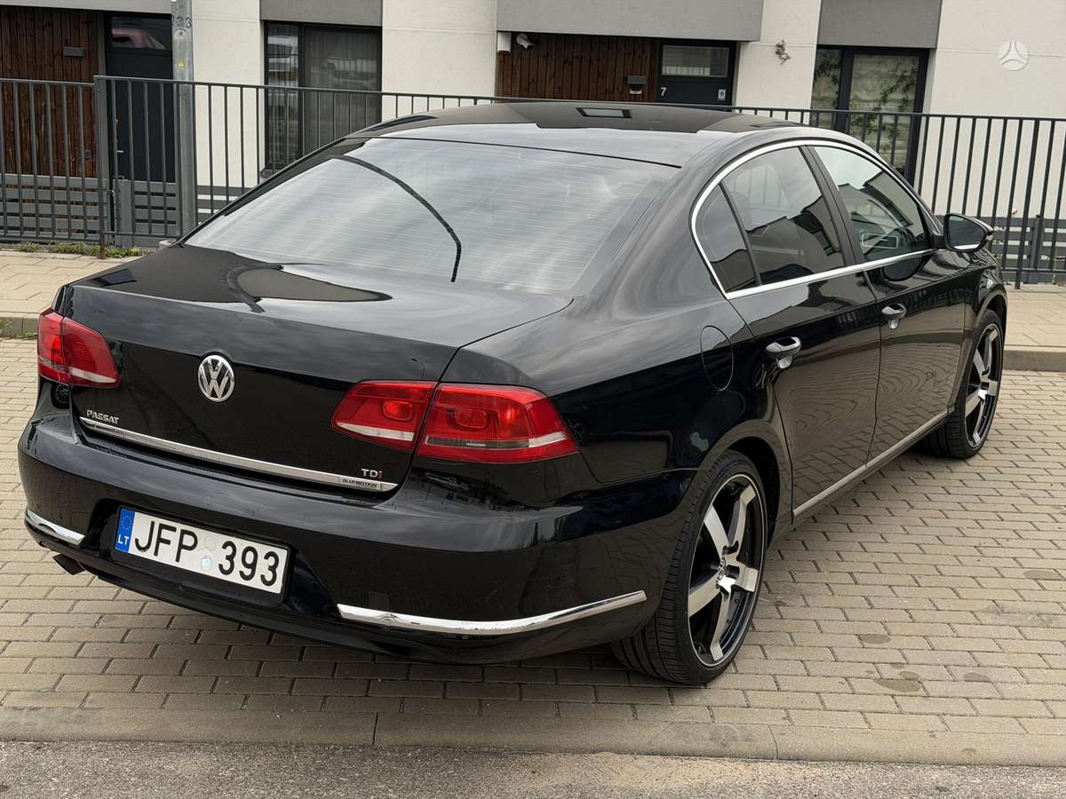 Volkswagen Passat - 12