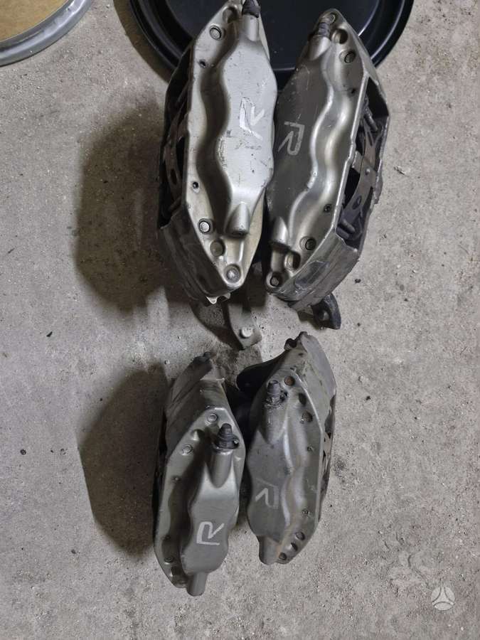 Volvo V70 brake discs, brake calipers