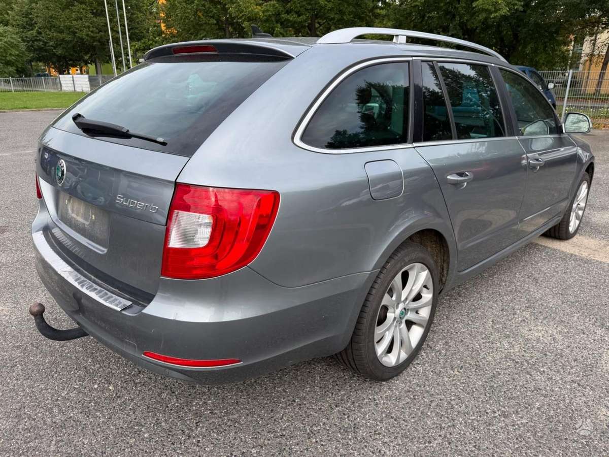 Skoda Superb, 4X4, dalimis