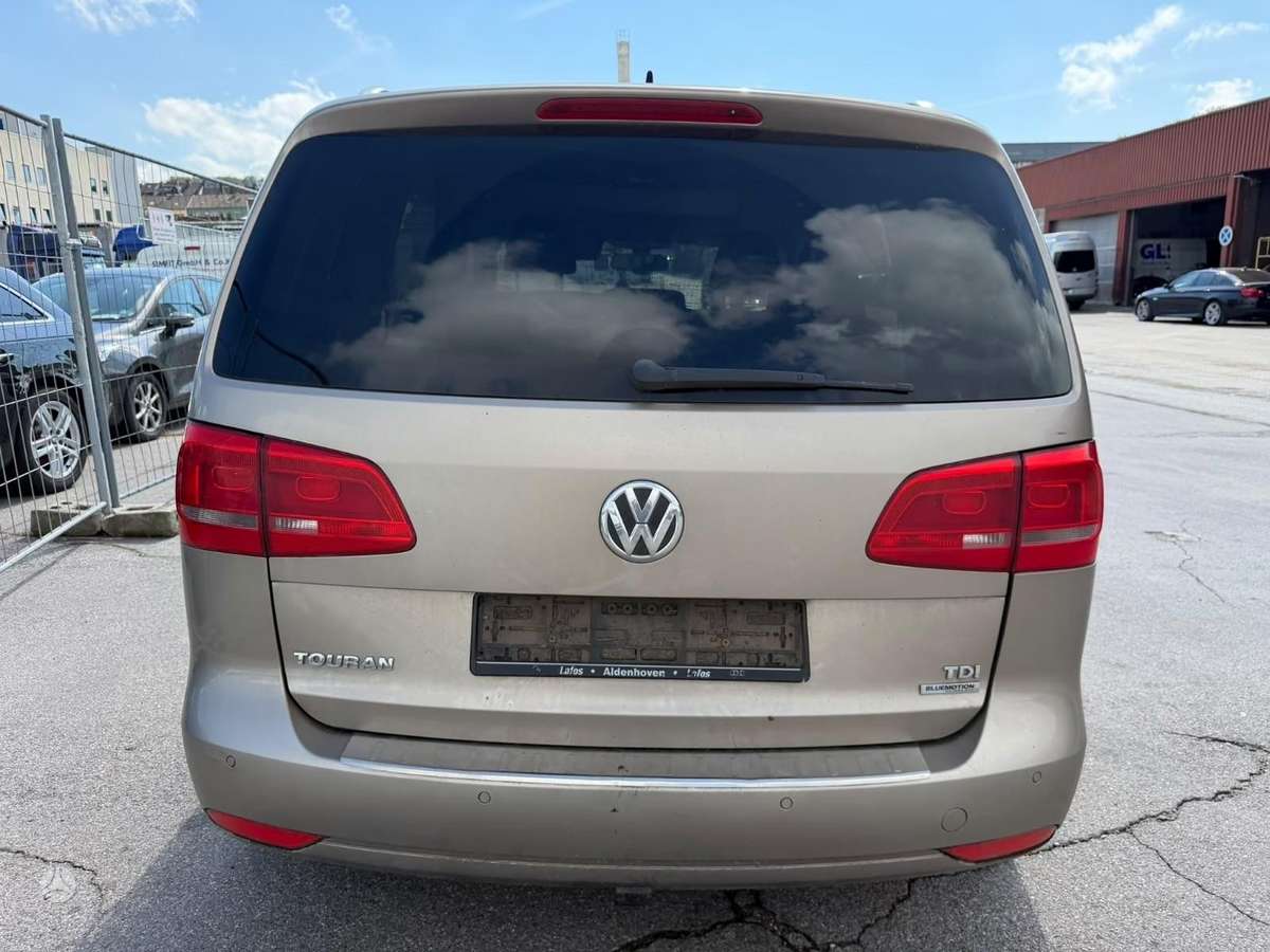 Volkswagen Touran по частям