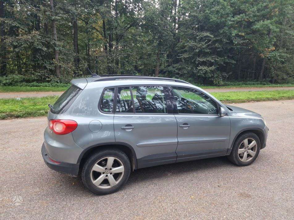 Volkswagen Tiguan - 4