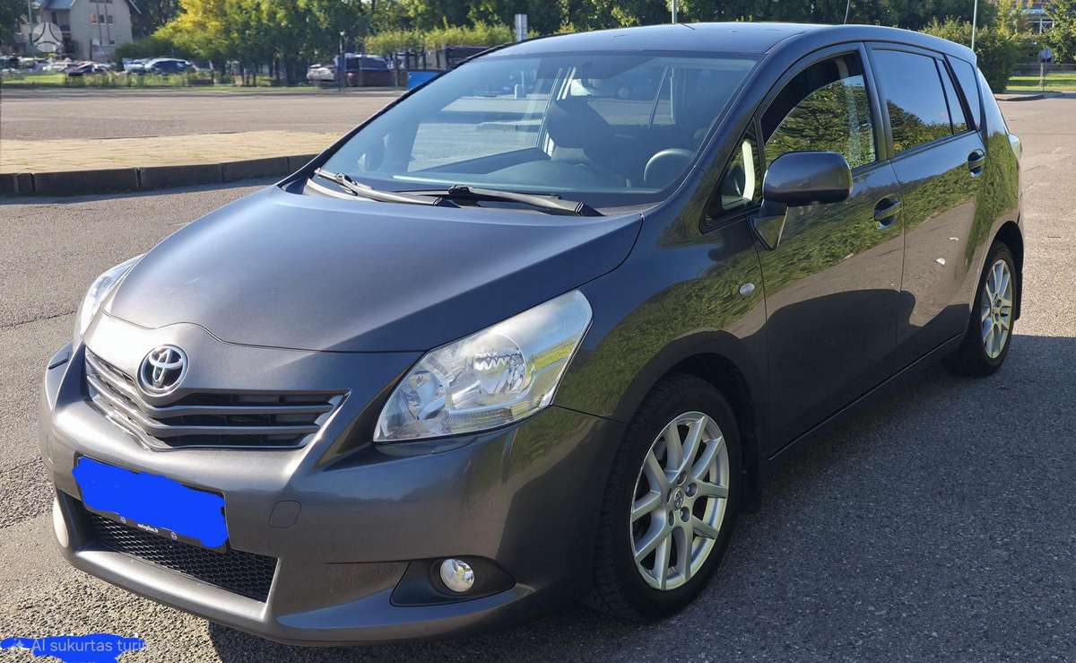 Toyota Verso, 2.0 l., hatchback