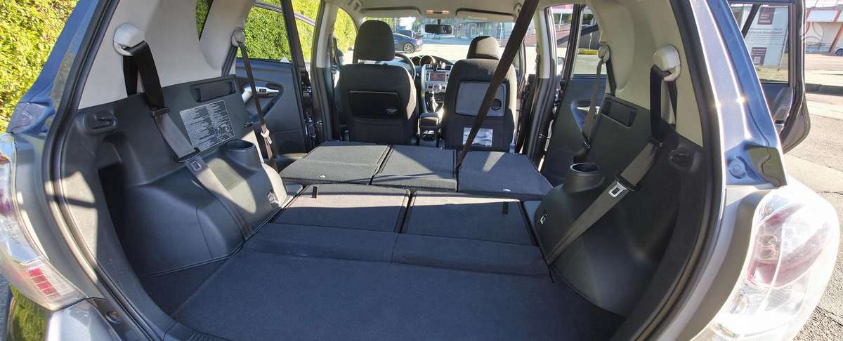 Toyota Verso, 2.0 l., Хэтчбек