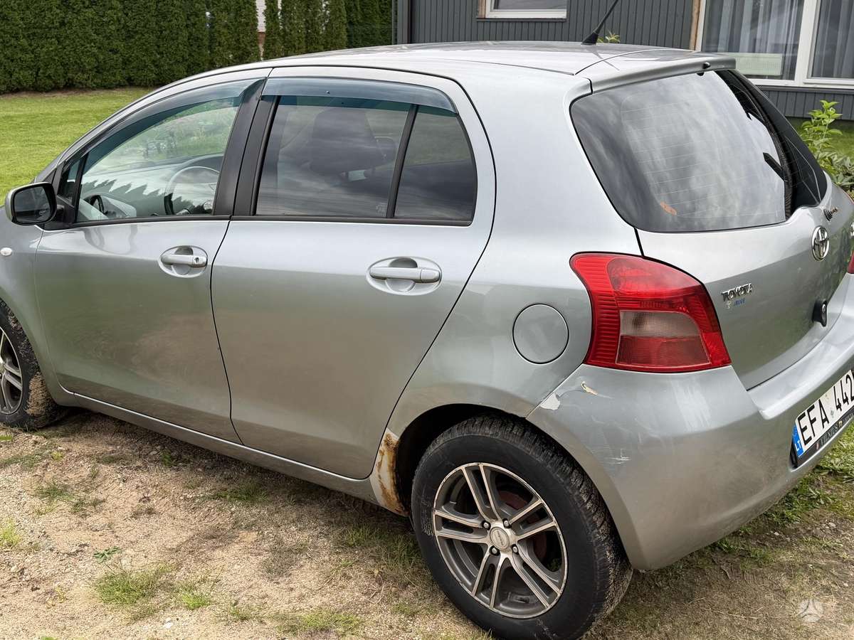 Toyota Yaris - 2