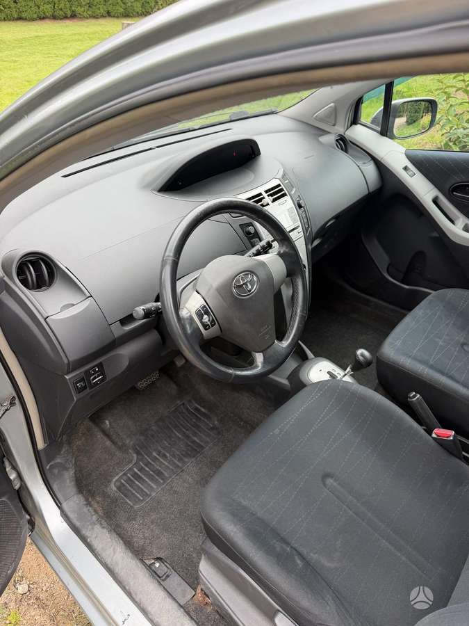 Toyota Yaris - 6