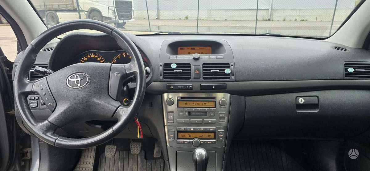Toyota Avensis - 5