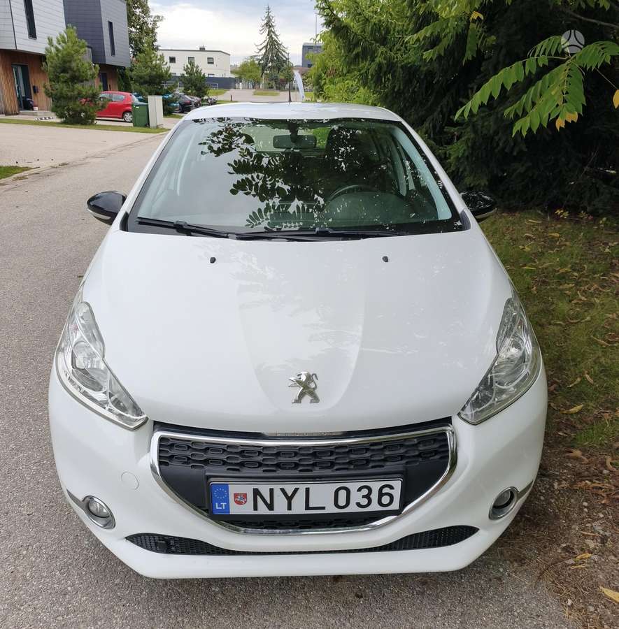 Peugeot 208 - 3