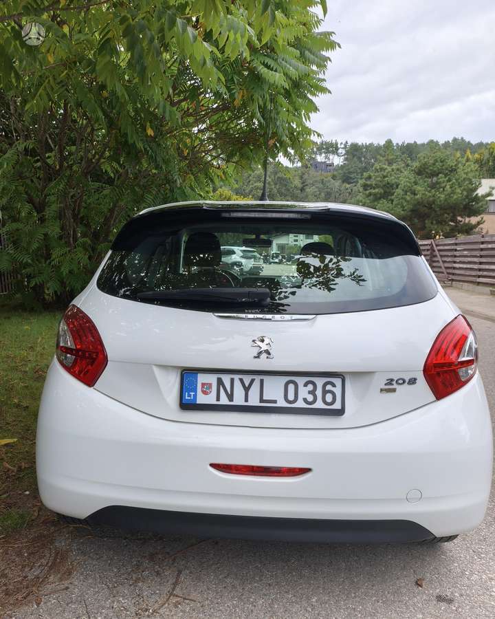 Peugeot 208 - 4