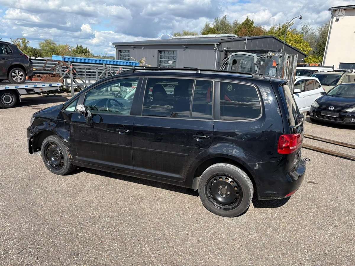 Volkswagen Touran по частям