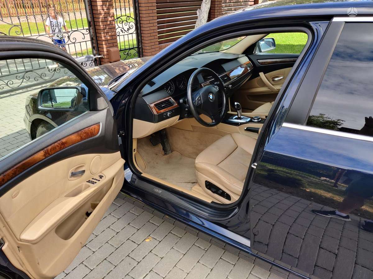 BMW 525, 3.0 l., Седан