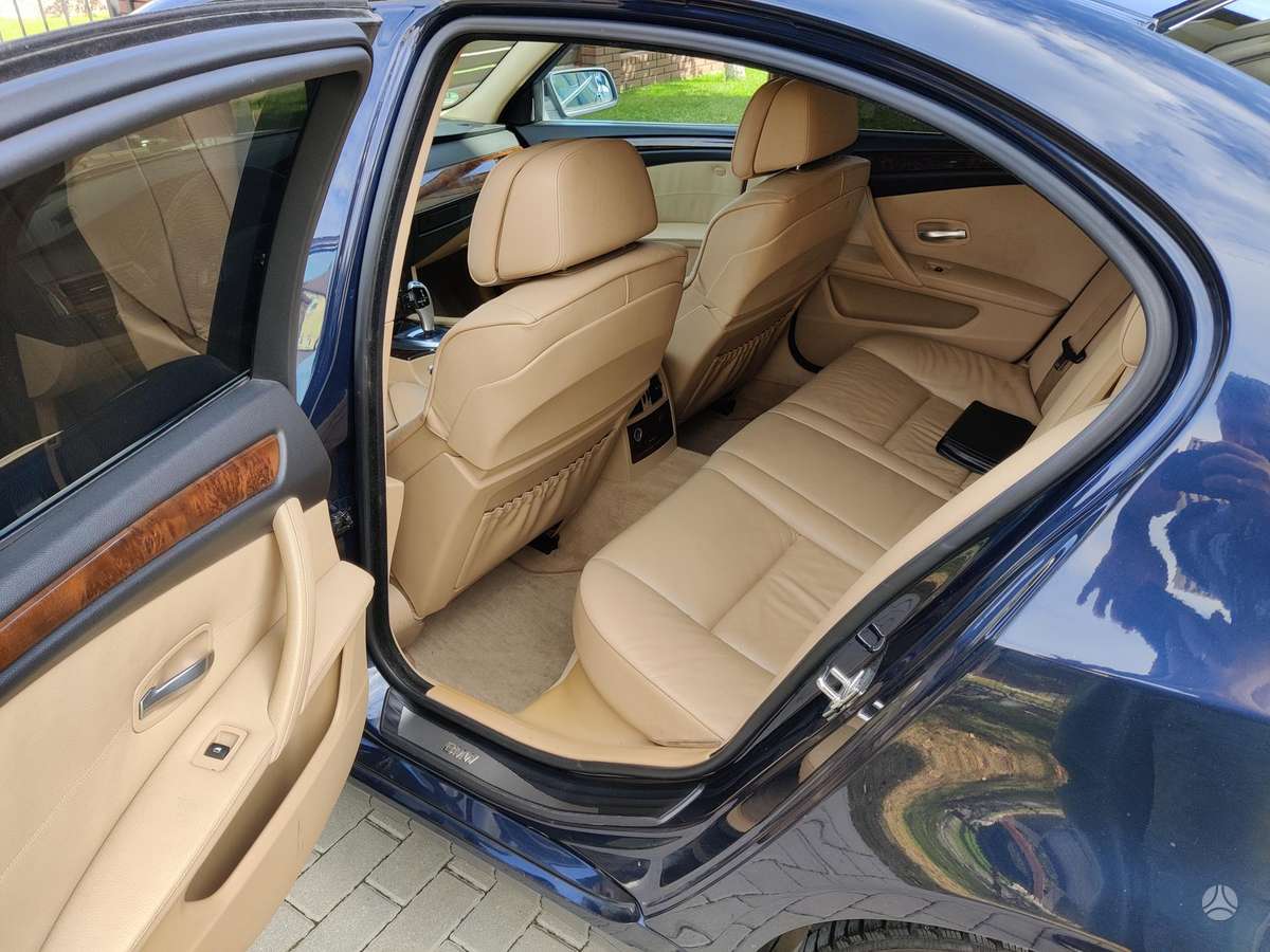 BMW 525, 3.0 l., Седан