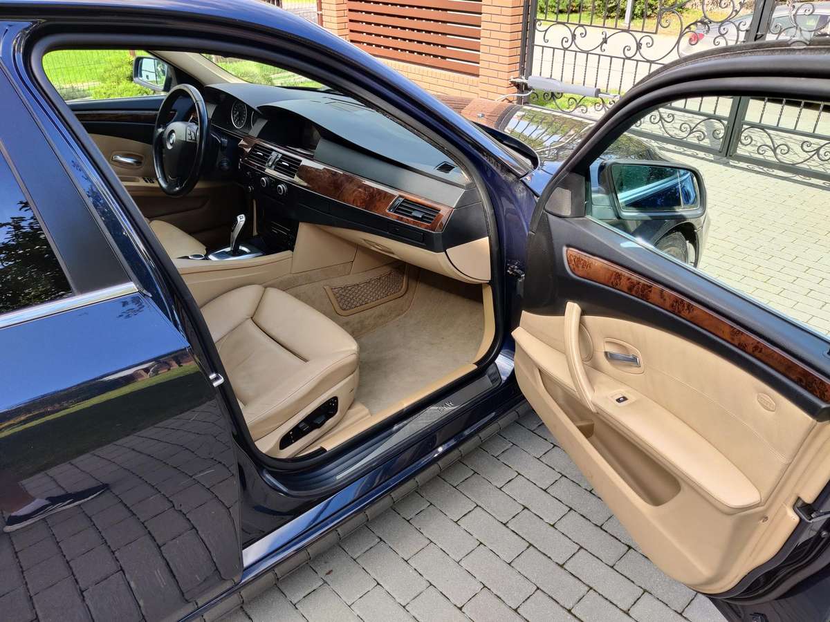 BMW 525, 3.0 l., Седан