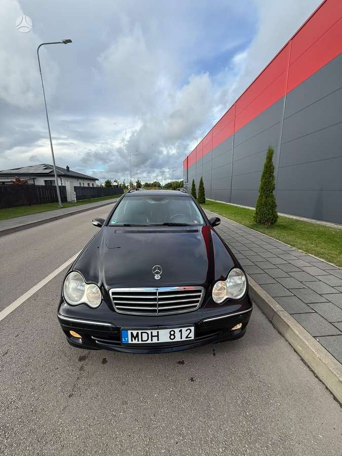 Mercedes-Benz C220 - 1