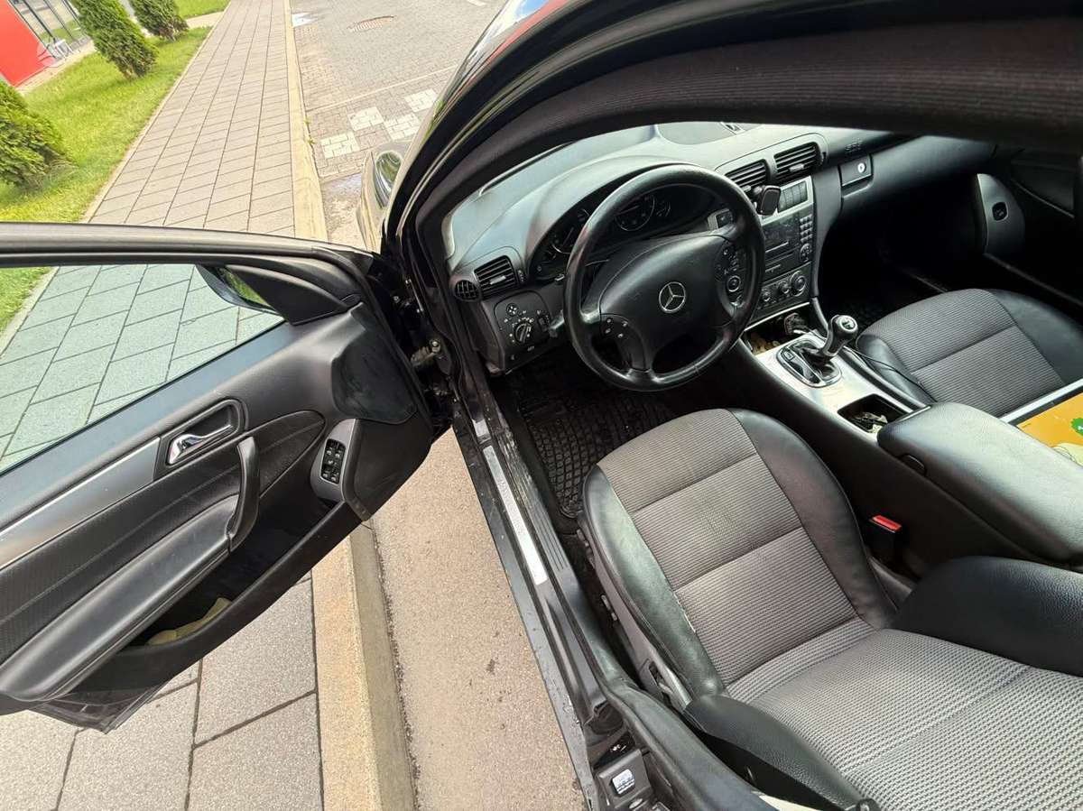 Mercedes-Benz C220 - 9