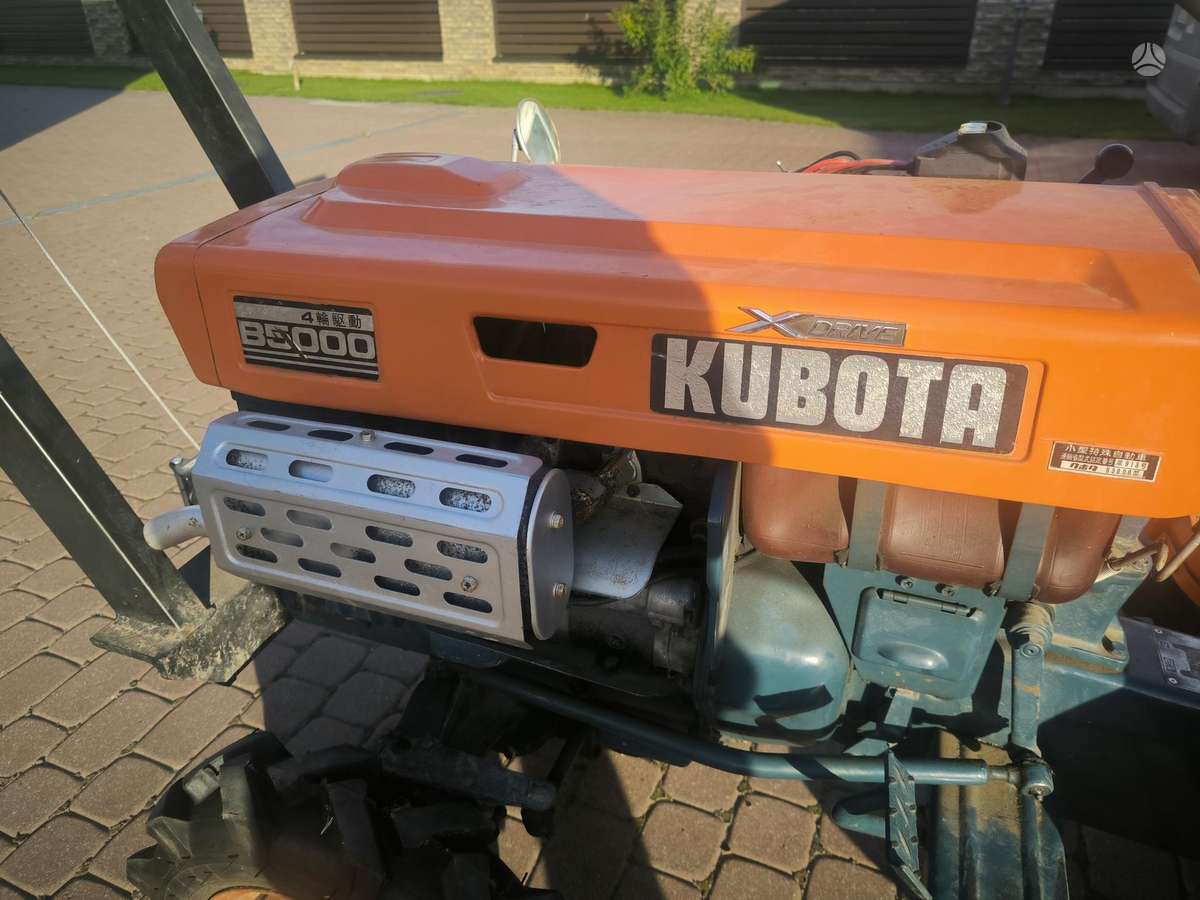 Kubota B5000, traktoriai
