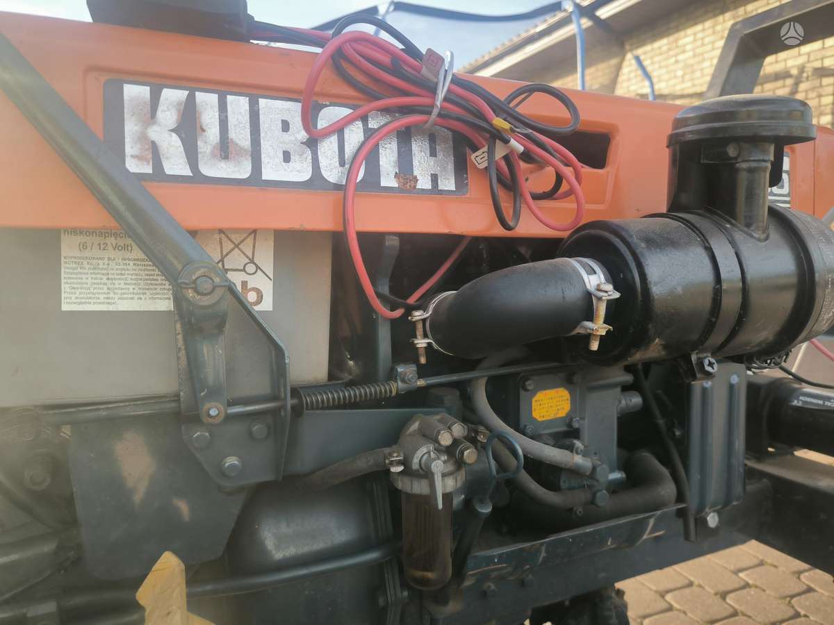 Kubota B5000, traktoriai