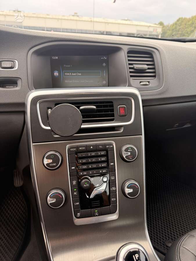 Volvo S60, 2.0 l., Седан
