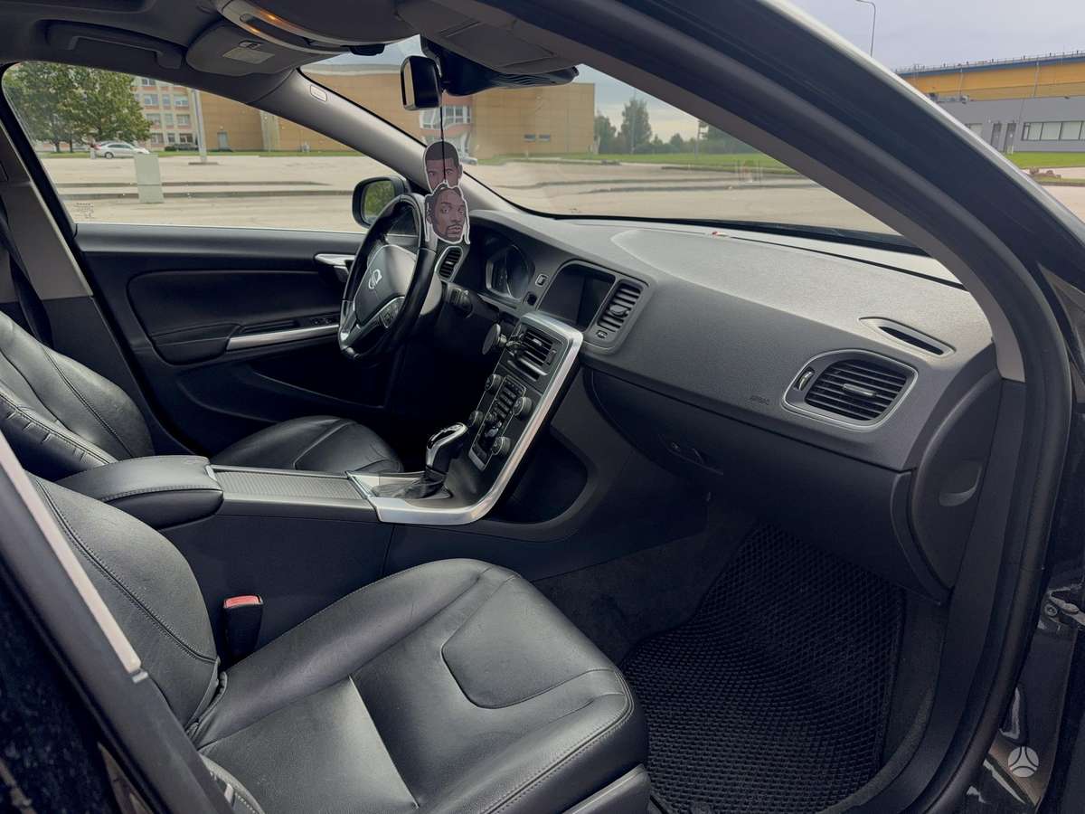 Volvo S60, 2.0 l., Седан