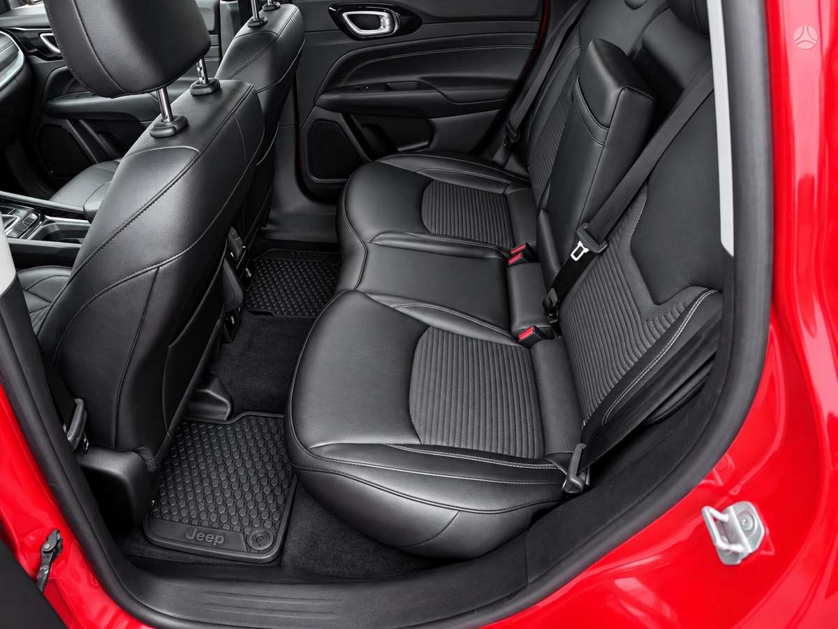 Jeep Compass, 1.3 l., off-road / crossover