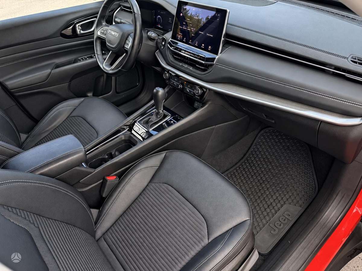 Jeep Compass, 1.3 l., off-road / crossover