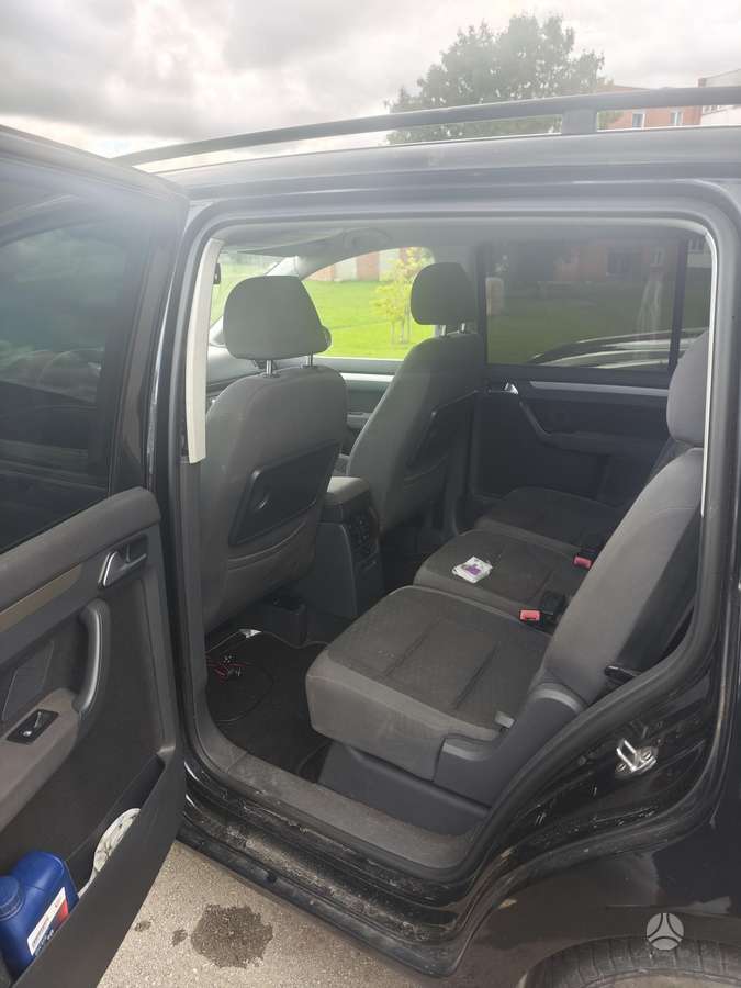 Volkswagen Touran - 2