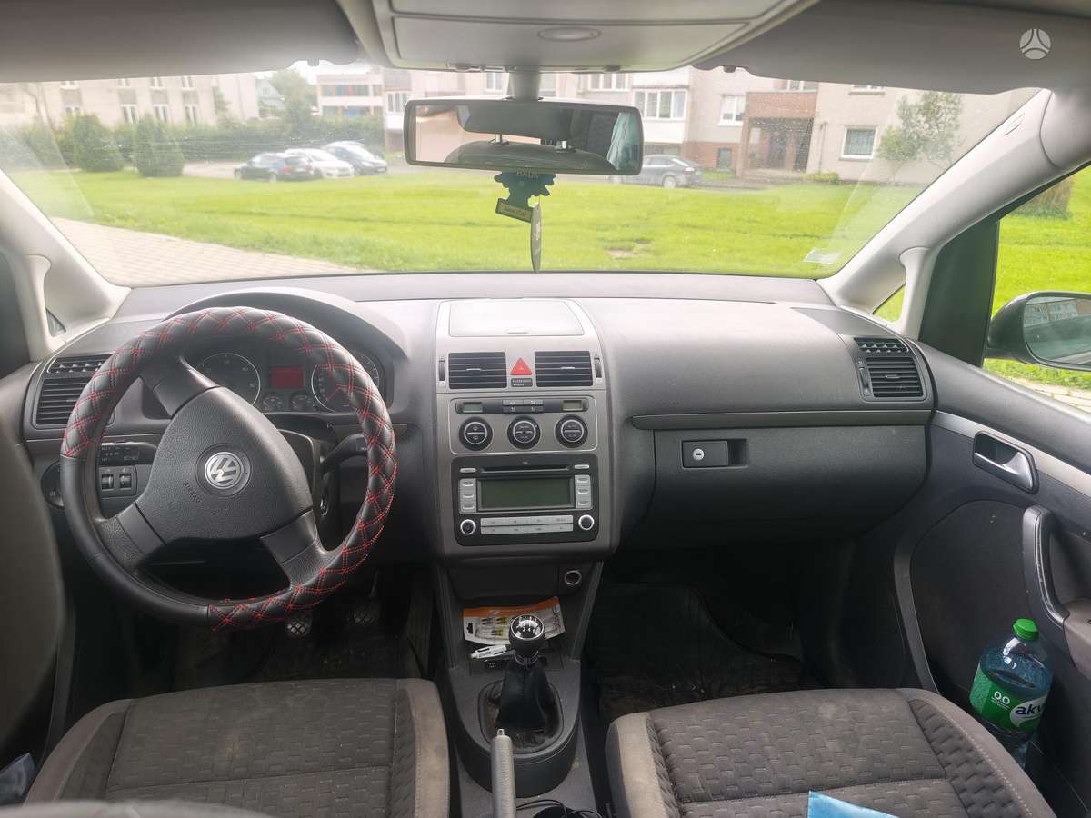 Volkswagen Touran - 3