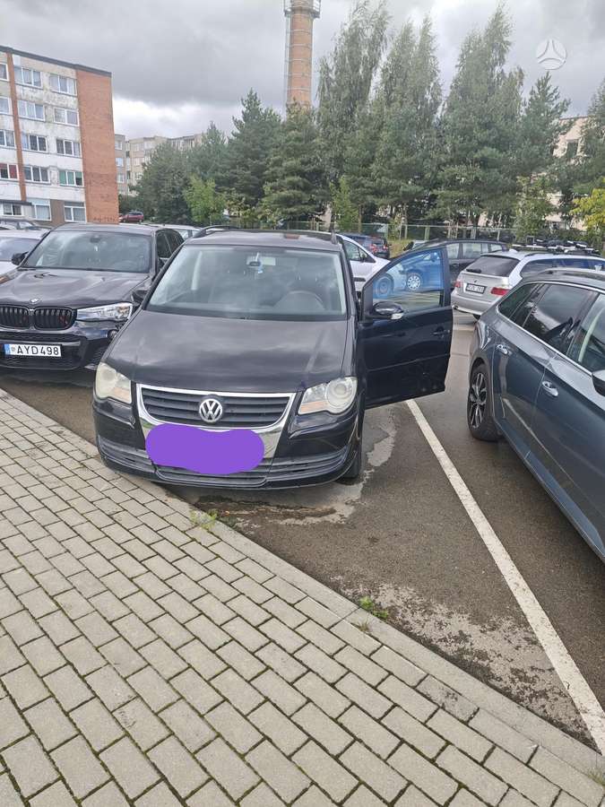 Volkswagen Touran - 5