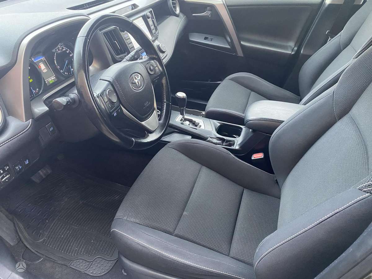 Toyota RAV4 - 10